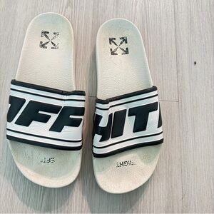 Off-White Monochrome Logo Slides
